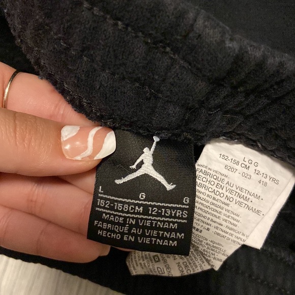 nike sweat pants and joggers - Picture 2 of 5